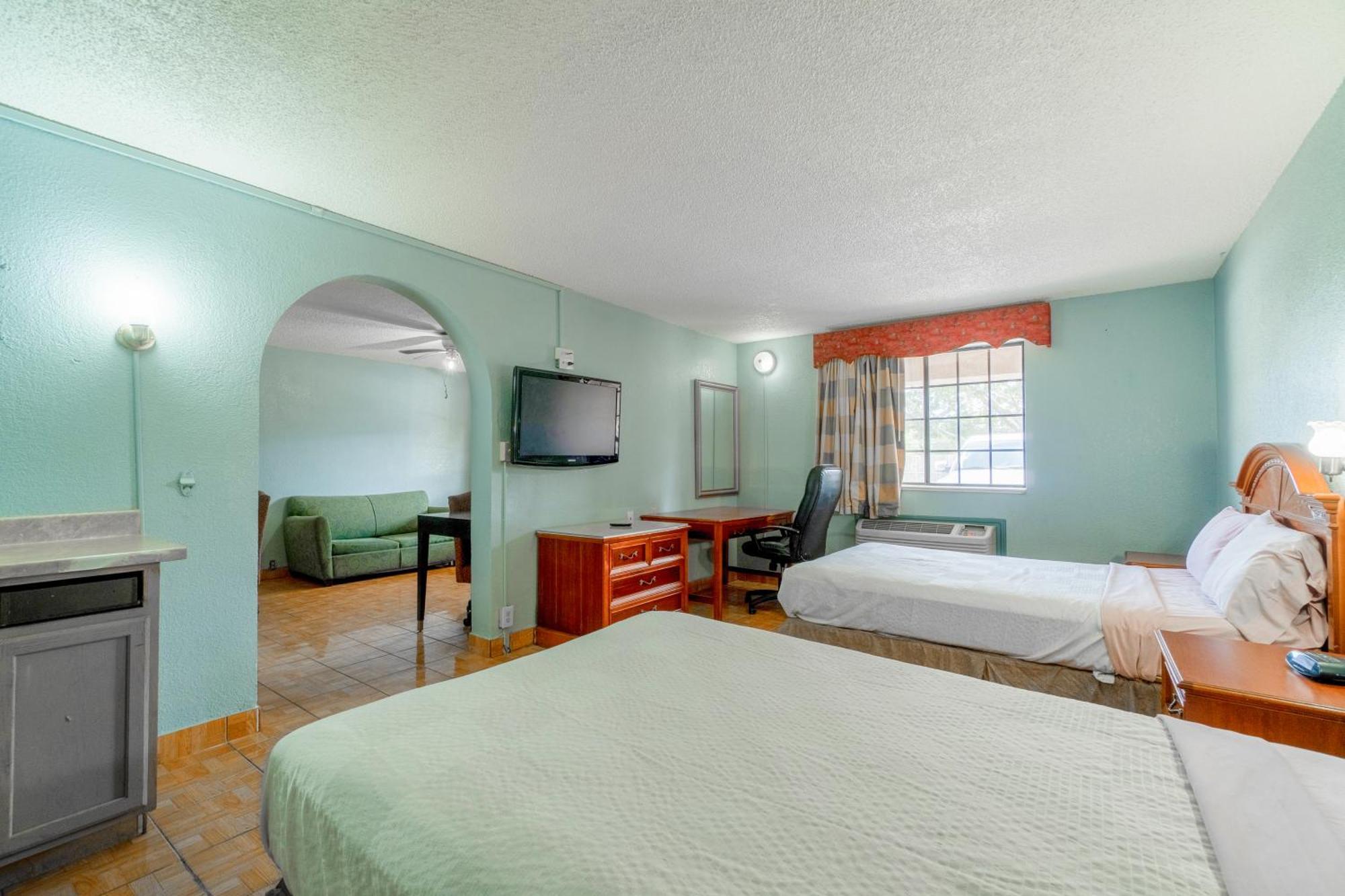 Lone Star Inn & Suites By Oyo Harlingen Tx Exterior foto