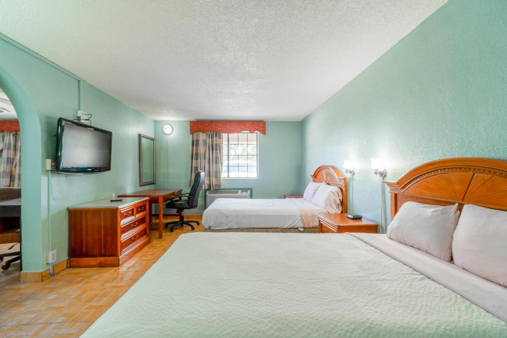 Lone Star Inn & Suites By Oyo Harlingen Tx Exterior foto