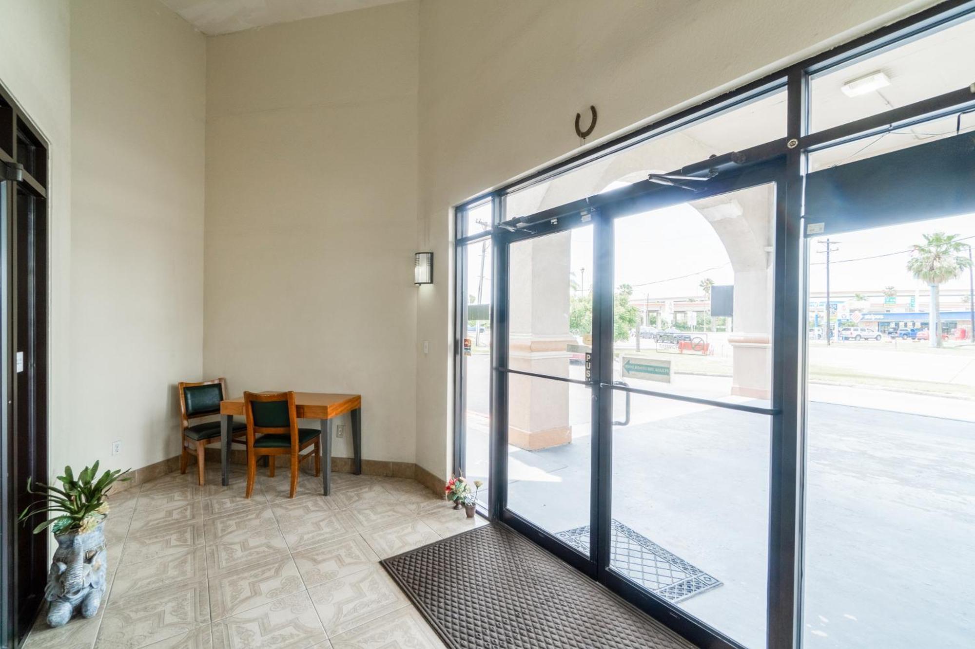 Lone Star Inn & Suites By Oyo Harlingen Tx Exterior foto