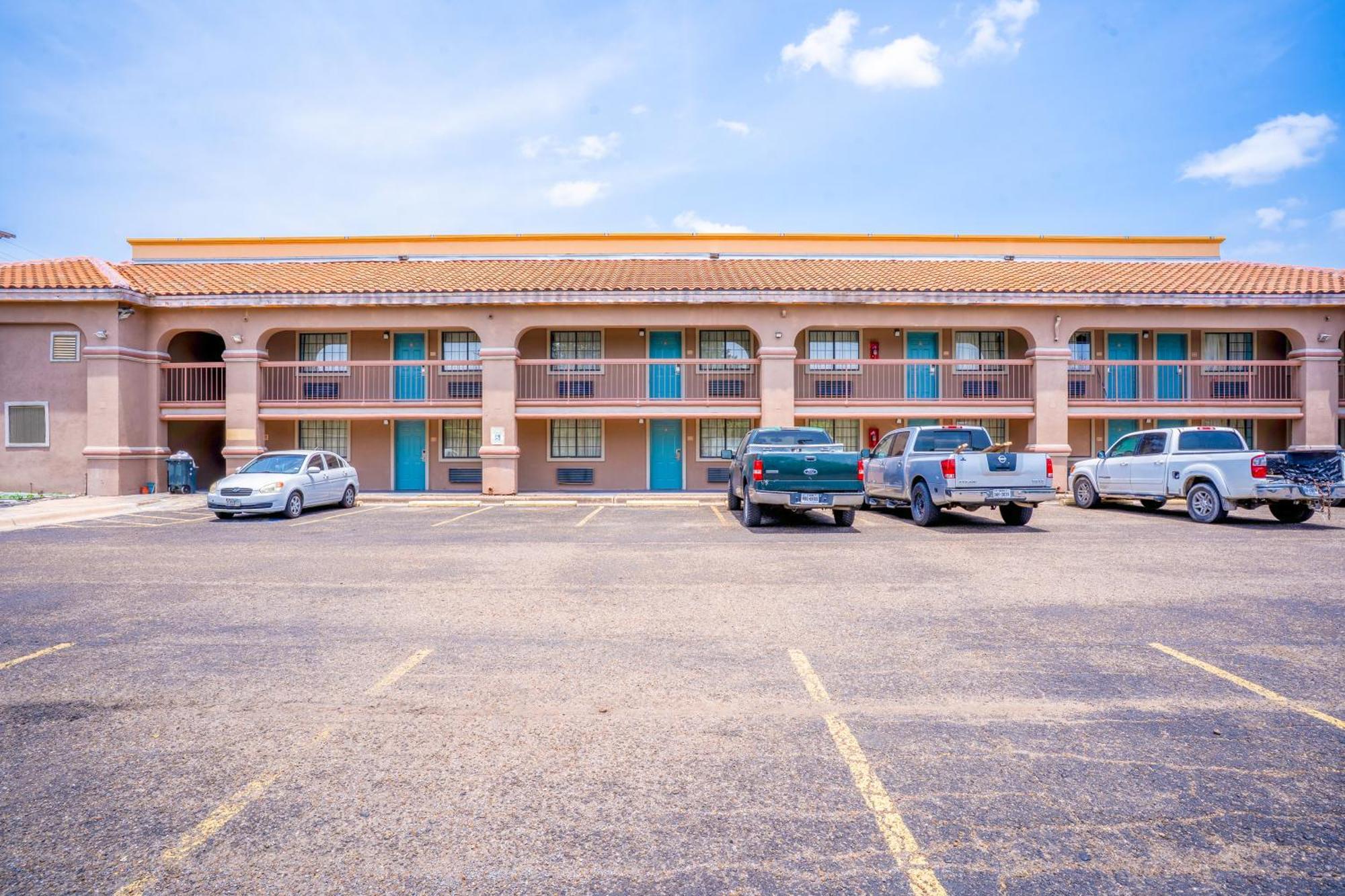 Lone Star Inn & Suites By Oyo Harlingen Tx Exterior foto