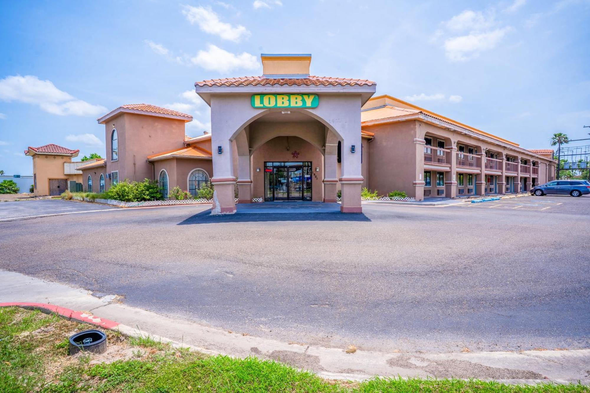 Lone Star Inn & Suites By Oyo Harlingen Tx Exterior foto